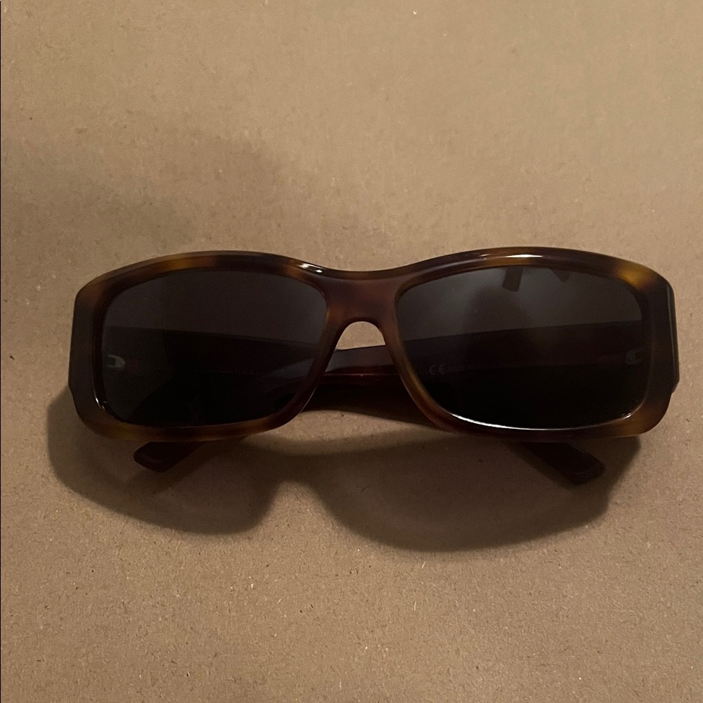 Gucci Tortoise Shell Frames Brown Sunglasses In B… - image 2